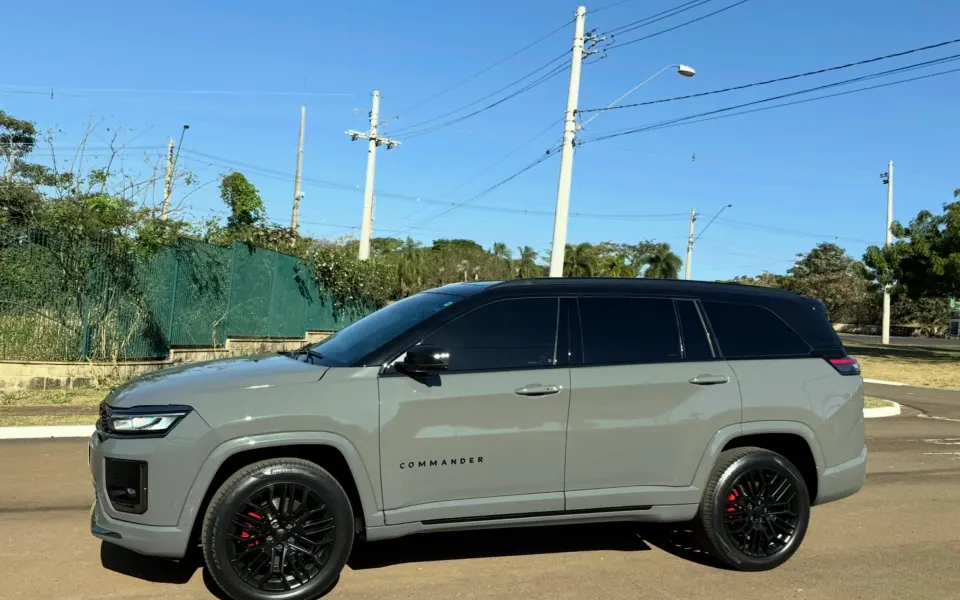 Jeep Commander Blackhawk